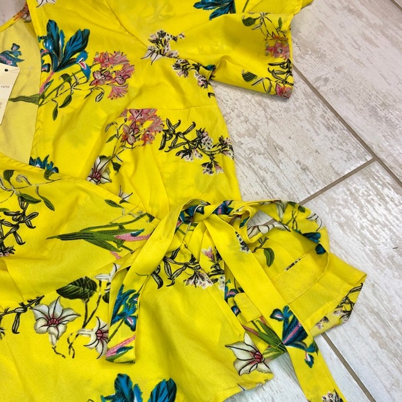 NWT Yellow Floral Wrap Blouse - Picture 4 of 5